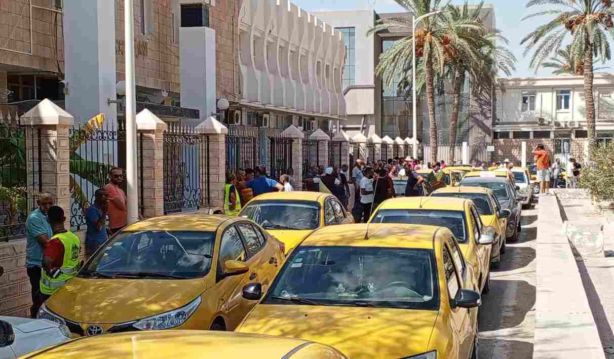 Gabès: Les chauffeurs de taxis individuels en grève [Photos]