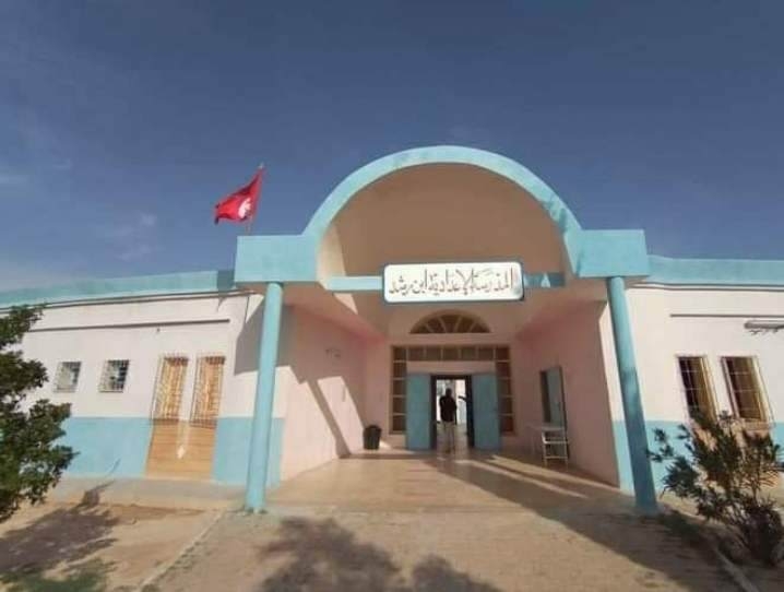 Collège Ibn Rochd à Gafsa: Enseignants, surveillants et agents administratifs portent le brassard rouge