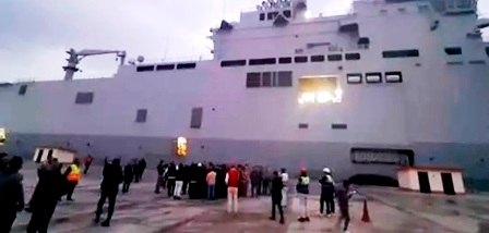 Sinaï : Arrivée du bateau hôpital français au port d’Al Arich