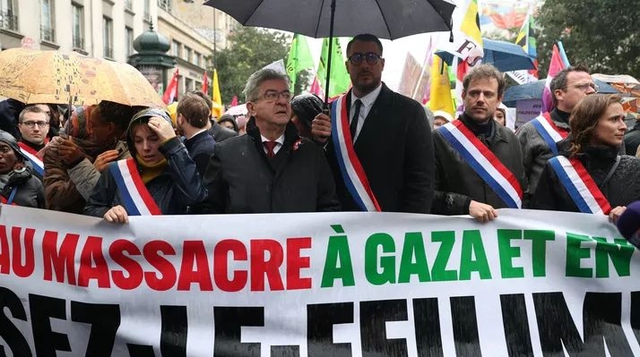 France : Mélenchon dénonce les bombardements israéliens à Gaza comme une “volonté génocidaire” et critique...