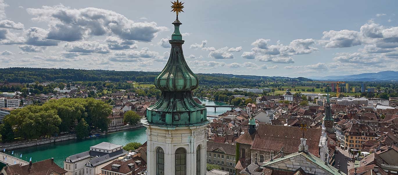 Suisse : Vivre de l’aide sociale coûte cher aux étrangers, cette dame de 59 ans...