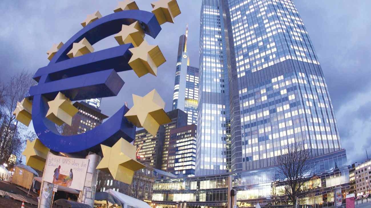 La Banque centrale européenne abaisse son principal taux directeur à 3,25 % pour stimuler la...