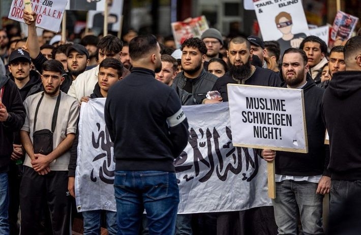 Allemagne : Hizb ut-Tahrir exige un Califat et on ne peut rien contre eux, ils...