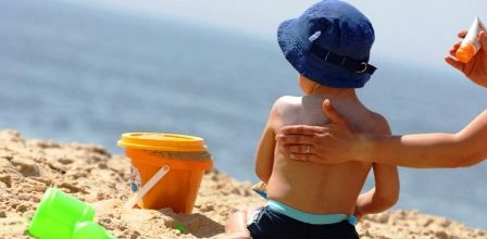 Tunisie – Appel à la CNAM de rembourser les coûts des crèmes de protection solaire