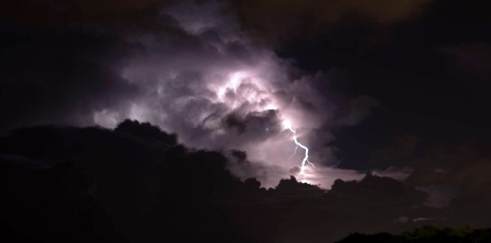 Tunisie – METEO : Cellules orageuses et pluies éparses sur le flanc ouest