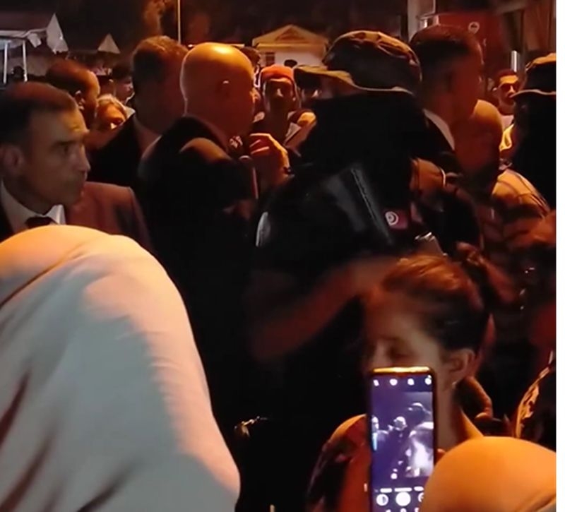 Tunis – Cité Khadra : Kais Saied en visite pour répondre aux préoccupations des citoyens