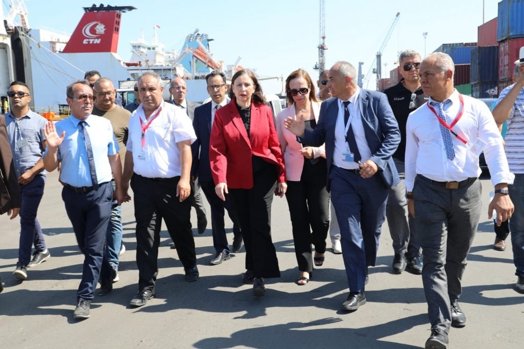 Port de Radès : La ministre installe une équipe qui aura l’oeil sur tout, en...