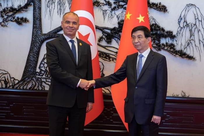 Chine: Kamel Maddouri rencontre le plus haut conseiller politique chinois