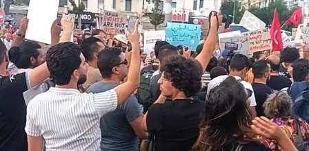 Tunisie – Le réseau des droits et libertés organise une manifestation au centre de la...