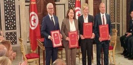 Tunisie – Signature de deux accords pour la construction de centrales électriques photovoltaïques