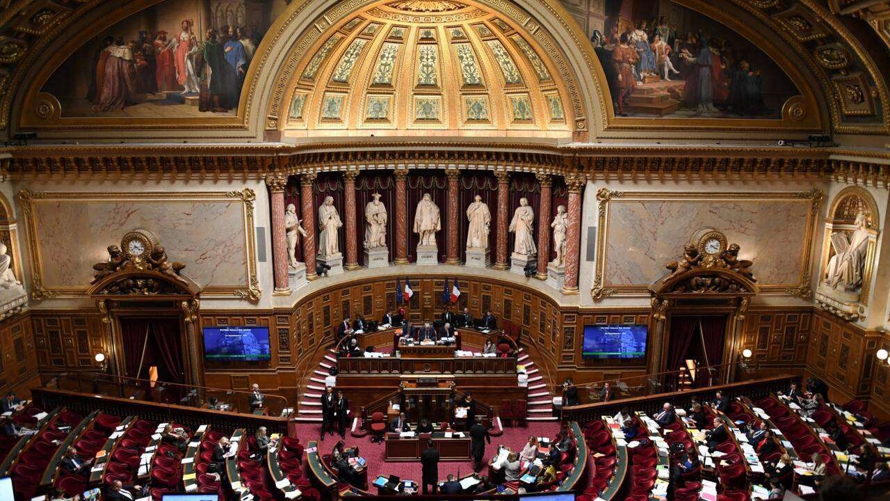 France : le Sénat rejette une minute de silence pour la victime de l’attaque au...
