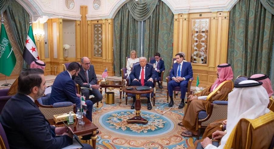 Un Moment Diplomatique Capté En Images : Trump Rencontre Charâa À Riyad (Photos)