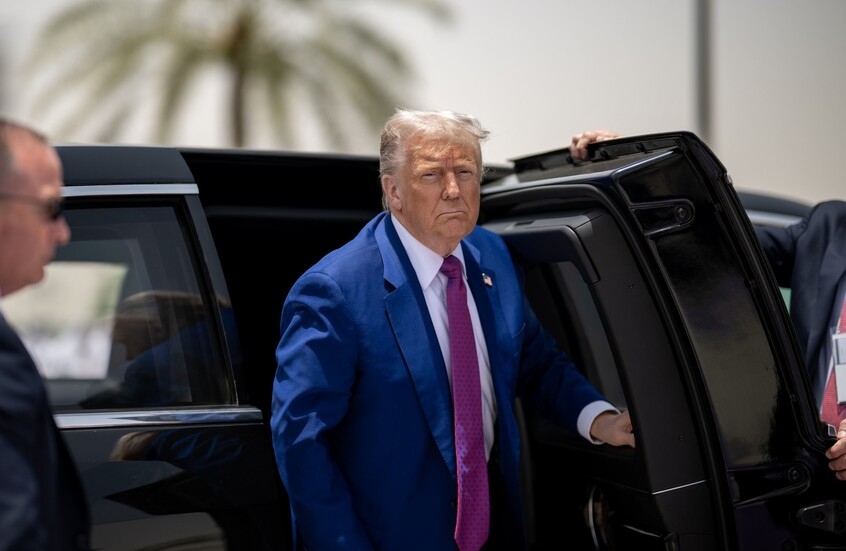 Lors de son vol de retour du Golfe : Trump… « Nous venons tout juste...