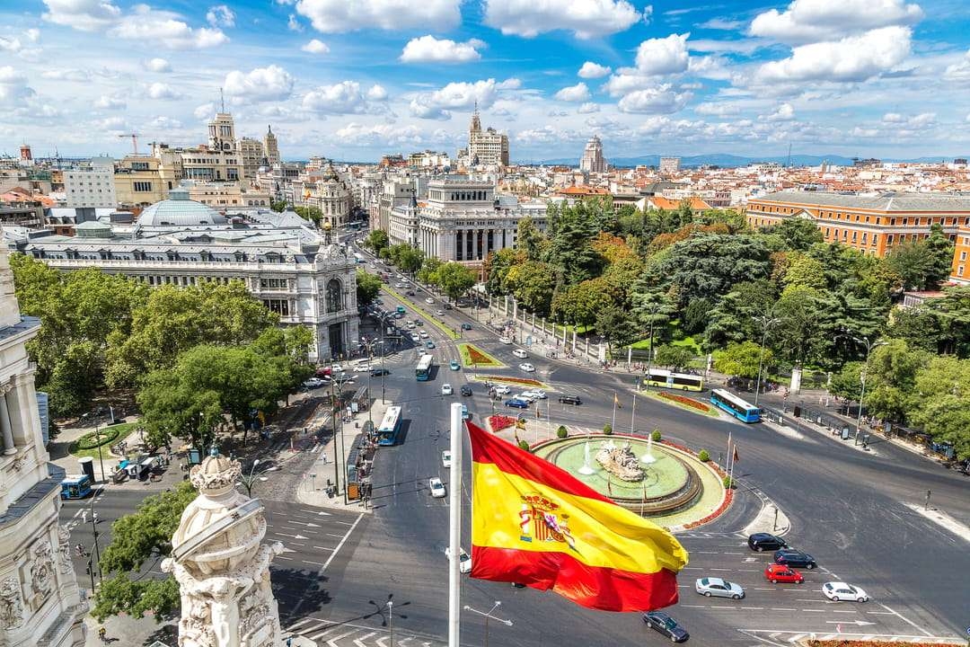 Madrid hausse le ton : le Parlement espagnol vote pour l’interdiction de la vente d’armes...