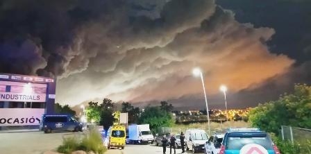 Espagne : Un nuage toxique menace les habitants de cinq communes près de Barcelone