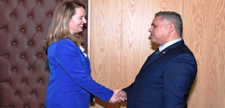 Tunisie – Le ministre de l’intérieur s’entretient avec la DG de l’OIM