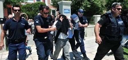 Turquie : Arrestation de nombreux militaires