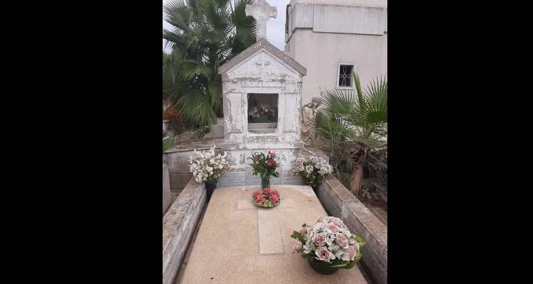 Jour de Toussaint au cimetière du Borgel