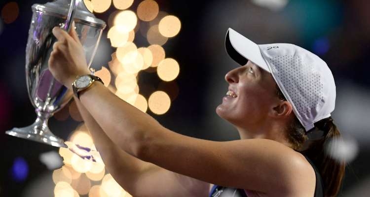 Iga Swiatek remporte le Masters WTA