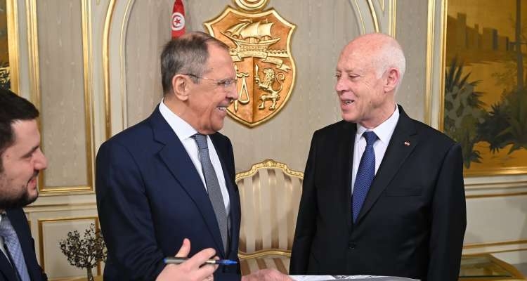 Kais Saied reçoit Sergueï Lavrov au Palais de Carthage