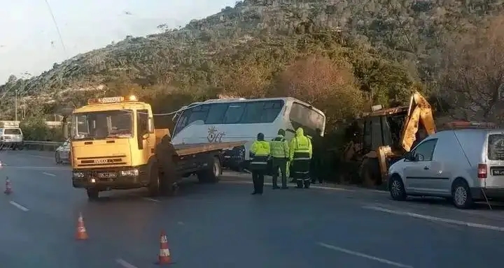 Dérapage d’un bus : Deux touristes toujours en réanimation