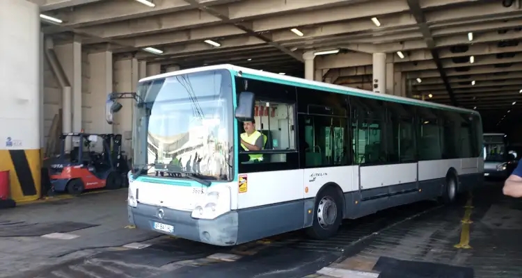 Tunisie : Les 75 bus français usagés sont arrivés à La Goulette