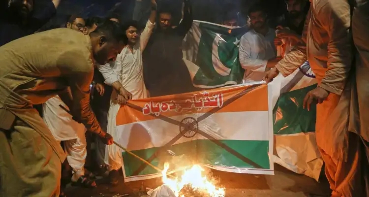 Violente escalade militaire entre l’Inde et le Pakistan : 34 morts en une nuit de combats