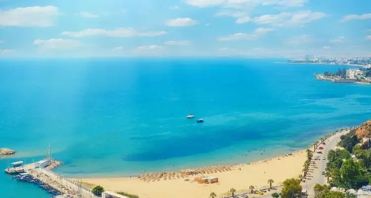 Plages de Tunisie : Quatre destinations côtières incontournables, selon easyVoyage