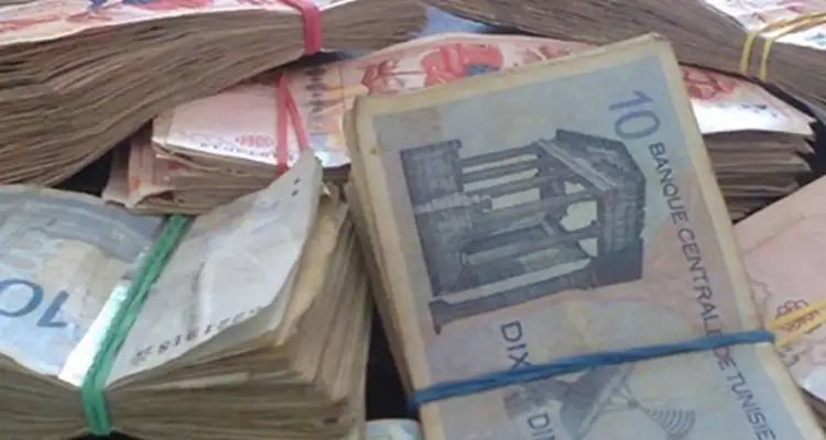 Réforme des chèques : Les Tunisiens privilégient encore le cash, faute d’alternatives simples