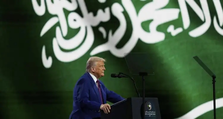 Trump annonce la levée des sanctions américaines contre la Syrie depuis Riyadh