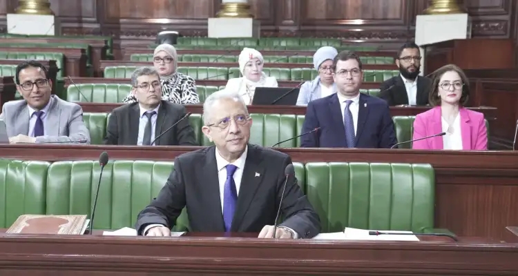 Tunisie : Le ministre de la Santé dévoile les salaires des jeunes médecins