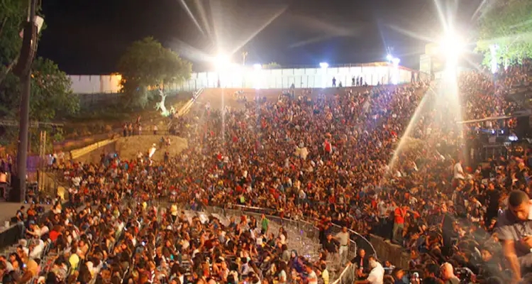 Tunisie : Vers une réforme des autorisations pour les artistes étrangers
