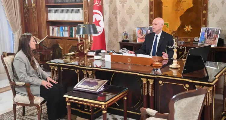 Kaïs Saïed appelle à simplifier le retour et les démarches des Tunisiens à l’étranger