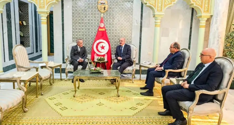 Tunisie : Que s'est-il dit entre le ministre des Affaires étrangères et l'ambassadeur algérien ?