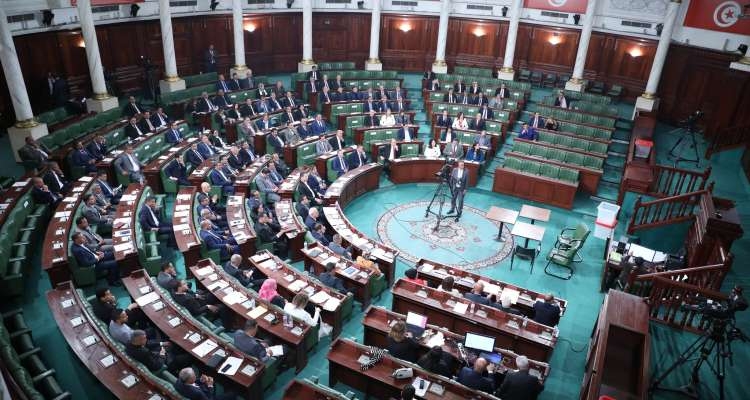 بعد الحكم بالسجن ضد 3 نواب.. النيابة العمومية تدرج نائبا آخر بالتفتيش!
