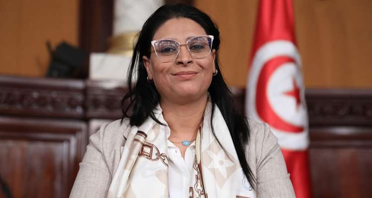 La vice-présidente du parlement concernée, Qu’est-ce que le "Royaume de l’Atlantide" ?