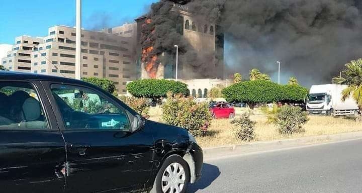 Incendie au siège de la Banque Zitouna