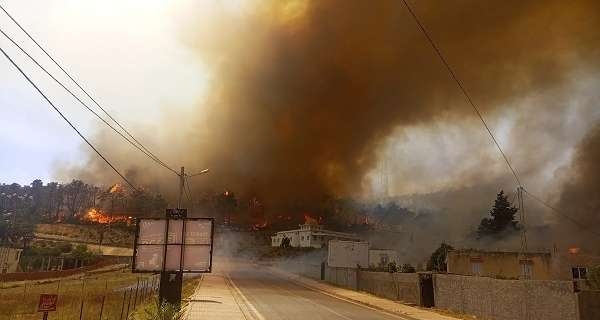 Incendies : Evacuation de plus de 100 personnes à Melloula