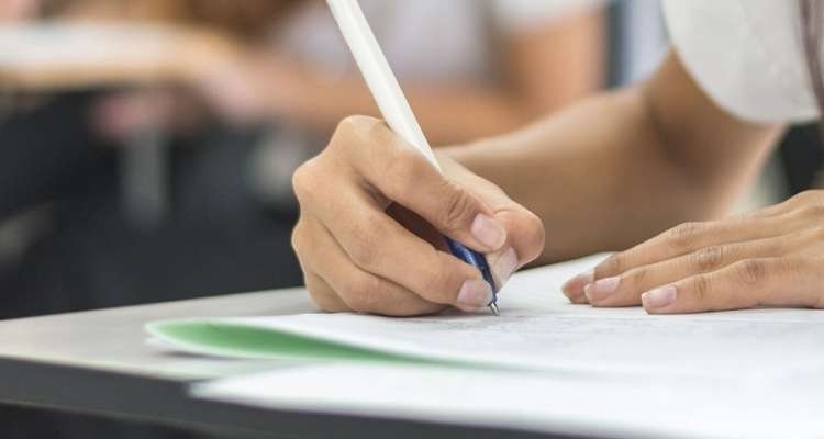 Vérification en cours de la liste des enseignants ayant retenu les notes