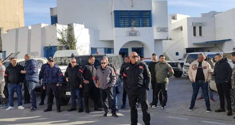 Hammamet : Des policiers protestent suite à l’arrestation de leurs collègues