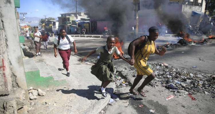 Quatre Tunisiens évacués de Haïti