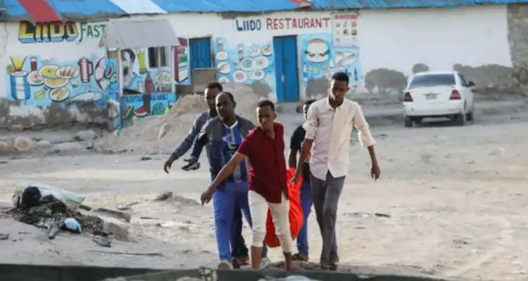 Somalie : Au moins 32 morts dans une attaque sur la plage de Mogadiscio