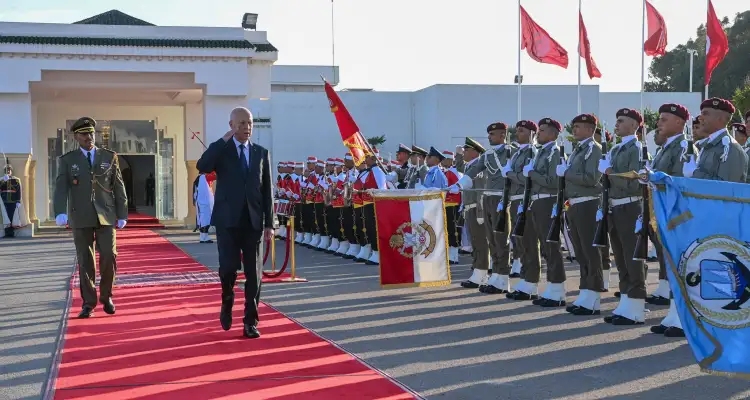 Tunisie : Kais Saied s'envole pour l'Algérie