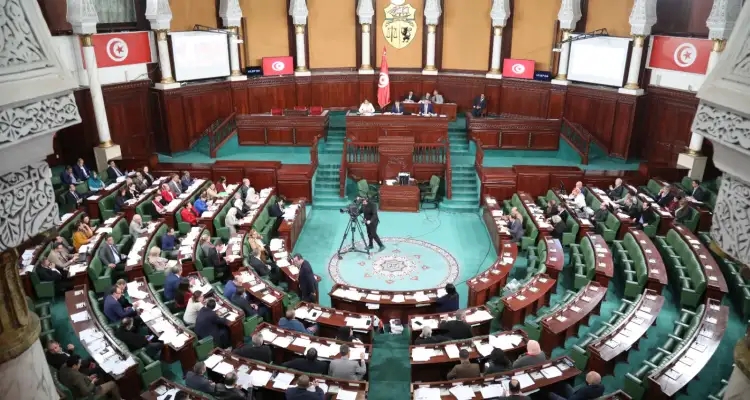 Importation de voitures : Les députés disent non aux familles tunisiennes