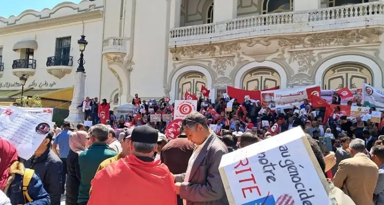 Tunis : Des partisans de Kaïs Saïed manifestent pour la souveraineté nationale