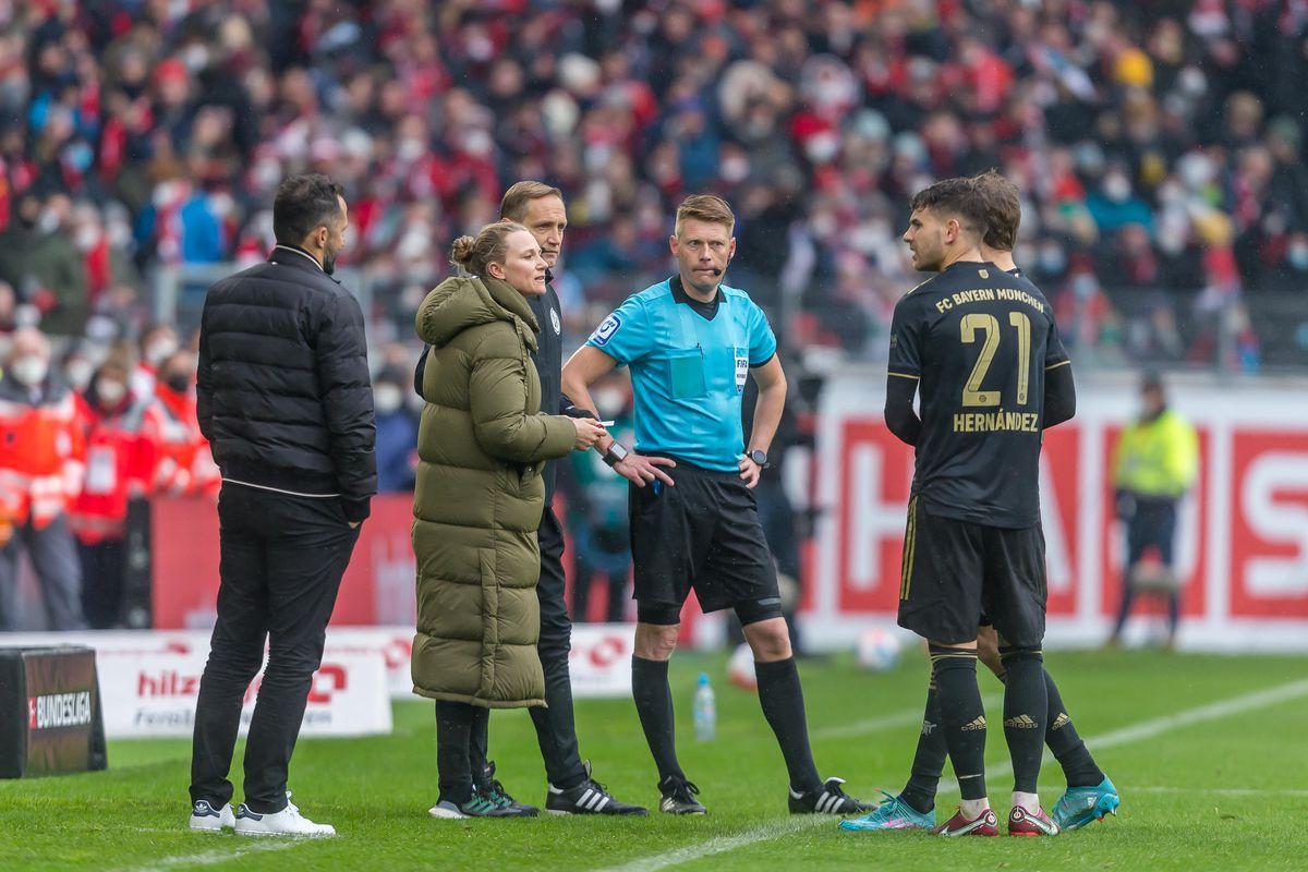 بايرن ميونخ يفوز على بوروسيا دورتموند في قمة الدوري الألماني