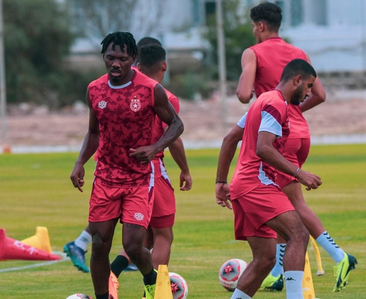 اللاعب السابق للنجم الساحلي جاك مبي يغيب عن تربص شباب بلوزداد !!