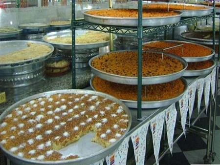 جزء منها عليه ‘آثار فئران’: حجز طنين من الحلويات الفاسدة في منوبة