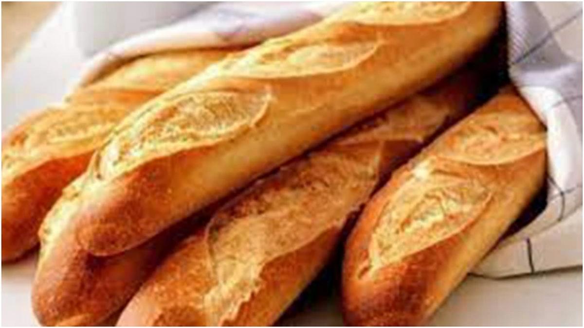 رغم تحسن نسق التزود بمادة الخبز الا انه لا تزال الى اليوم المخابز تشهد طوابير من المواطنين‎ [تصريح]