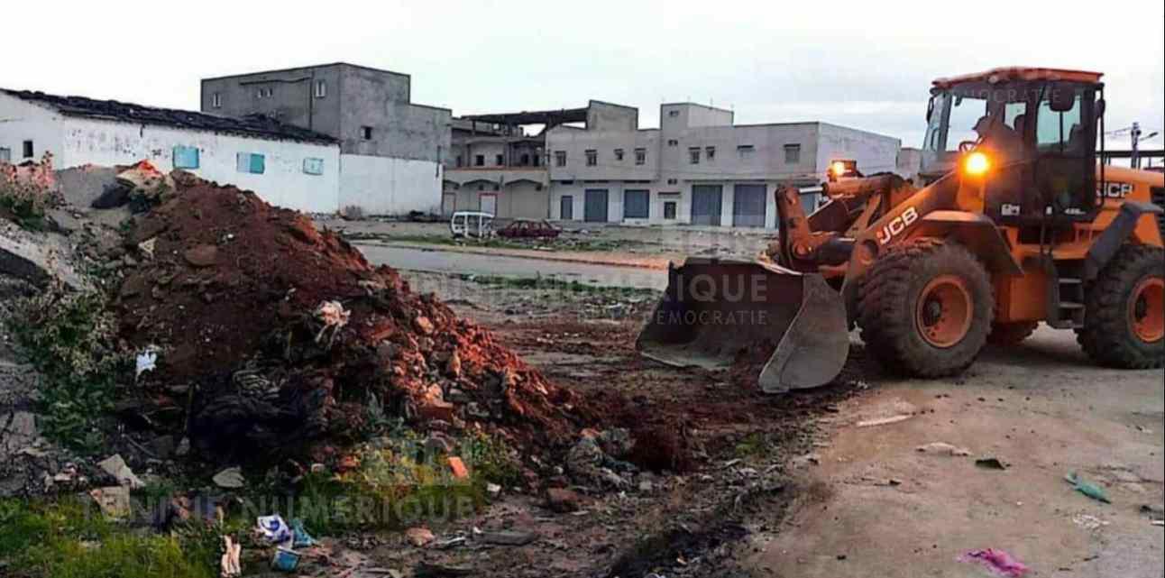 سليانة : رفع 700 طن من فواضل البناء خلال حملة نظافة إستثنائية (صور)